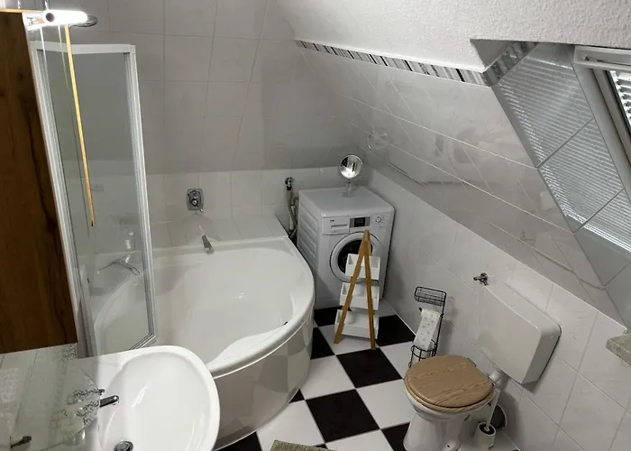 Daire Nordheide Mit Hund *